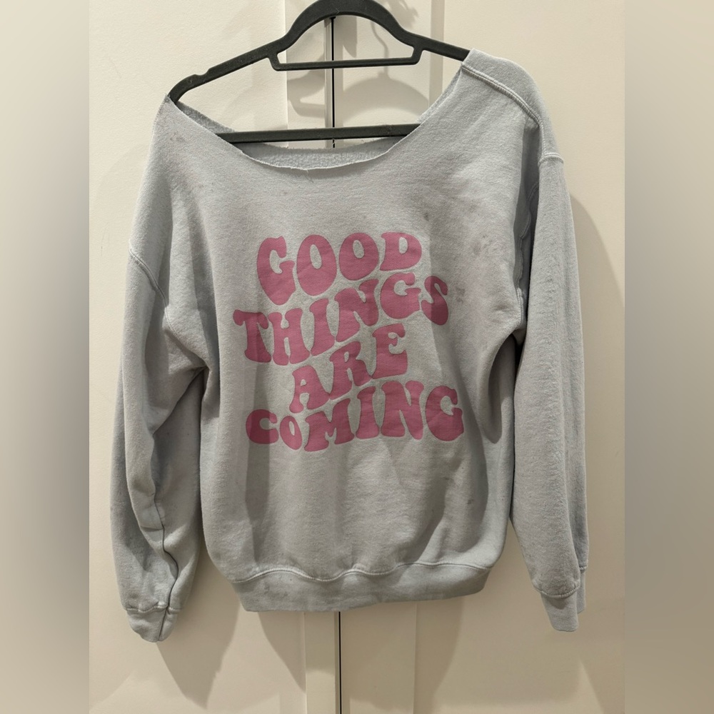 Good Thing's Are Coming Small White Sweatshirt. 🌸💗